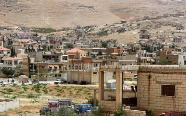 عمليات دهم في بلدة القصر الحدودية وتوقيف مطلوب