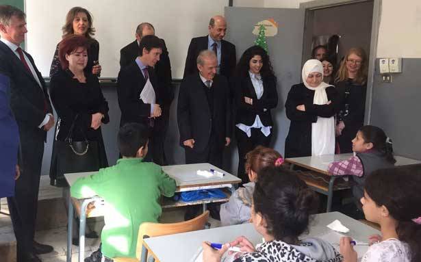 التقى مسؤولين وزار تجمّعات للنازحين
وزير التنمية البريطاني: كرم لبنان
يجب أن يُساويه دعم من المجتمع الدولي