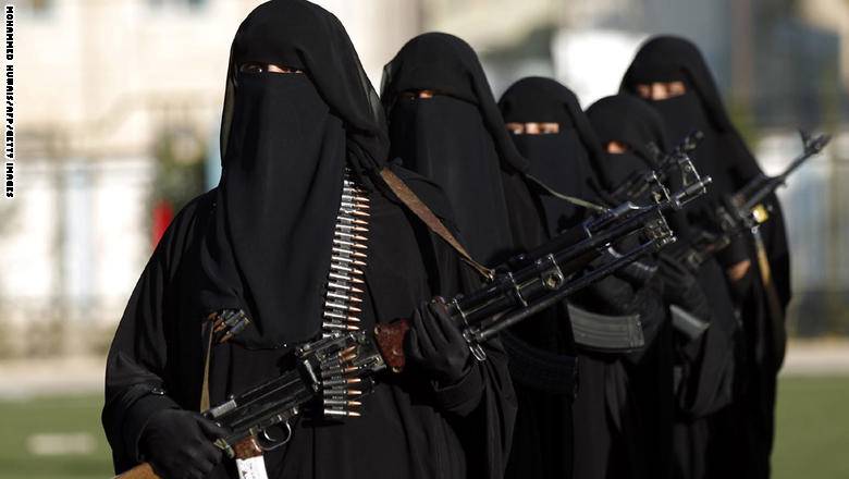 وزير إماراتي يرد على المزاعم حول خلافات مع السعودية: "هذيان" الفاشل والحاقد