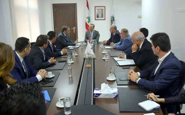 خوري وعد بإعادة النظر
بالضريبة على الكحول