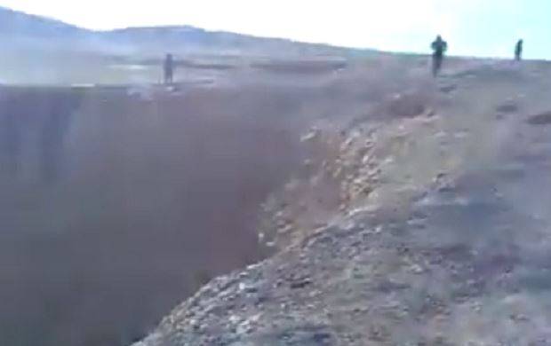 بالفيديو: اعدام مئات الأشخاص على يد داعش ودفنهم في موقع "مفخخ"