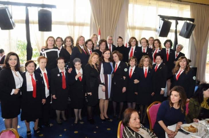 الصليب الاحمر فرع جبيل يحيي عيد الام