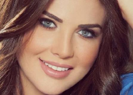 بالصورة: إعلامي شهير كبير يسأل عن منى أبو حمزة ويقول: “أنت أجمل في الحقيقة"!