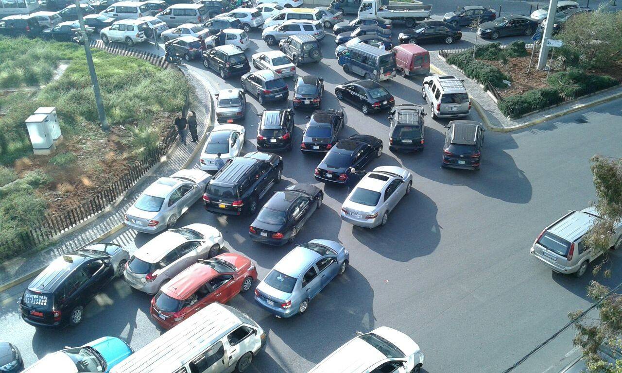 زحمة سير خانقة بمنطقة الأونيسكو.. وهذا السبب!