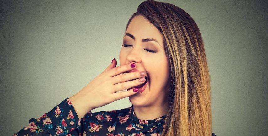 علاجات منزلية تخلصكِ من إرهاق عينيكِ بعد الروتين اليومي!