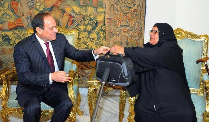بالصور.. هكذا تبرّعت بكل ثروتها
