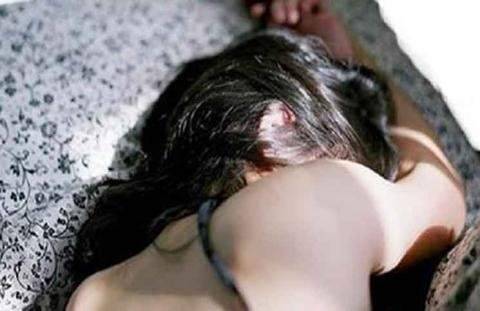 اعتداء جنسي من 5 رجال على قاصر