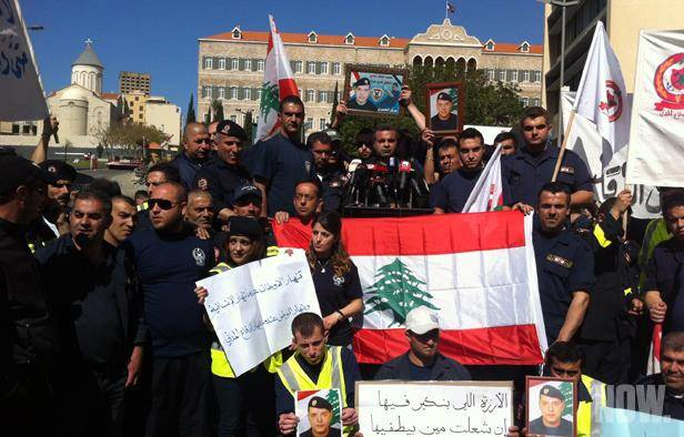 اعتصام لمتطوعي الدفاع المدني في رياض الصلح