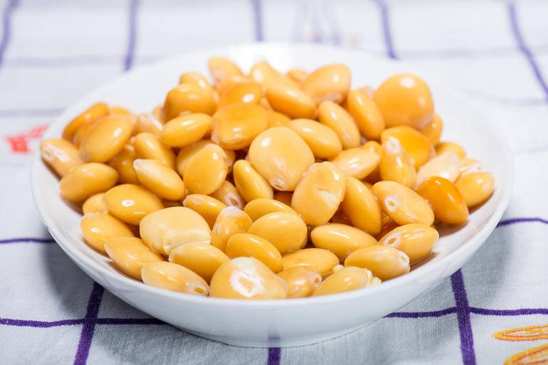 ما لا تعرفيه عن فوائد الترمس للبشرة
