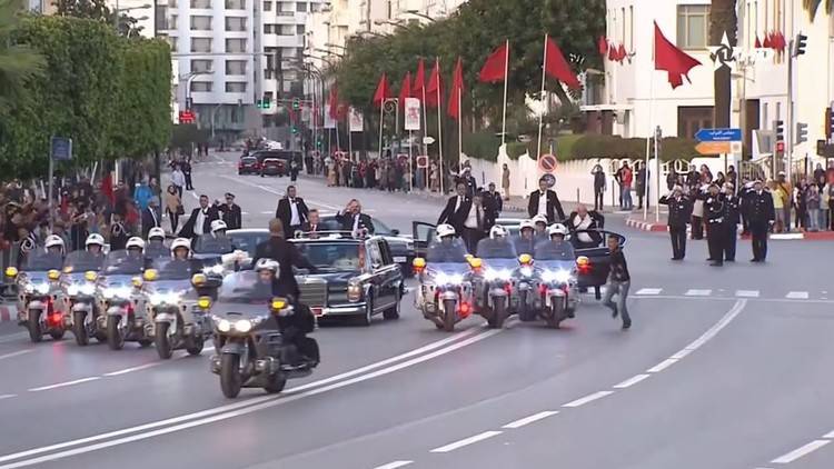 بالفيديو: شاب يخترق موكب الملك عبد الله الثاني في المغرب