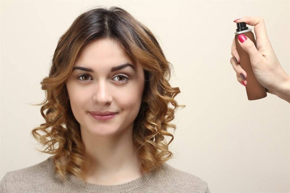 هل يسبب رذاذ الشعر عيوباً خلقية لجنينك؟