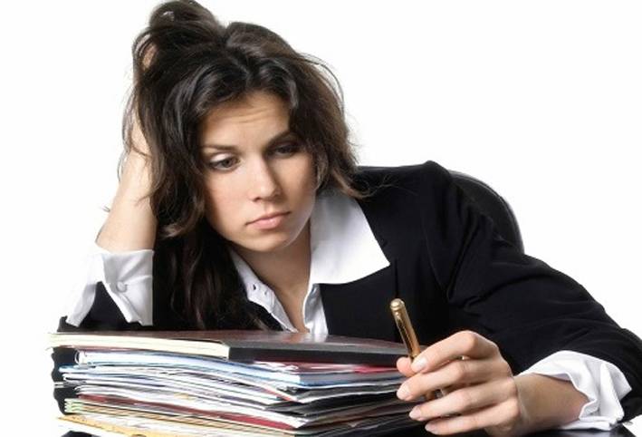 مشاكل المرأة التي فشل المجتمع فى حلها .. وتأثيرها النفسي