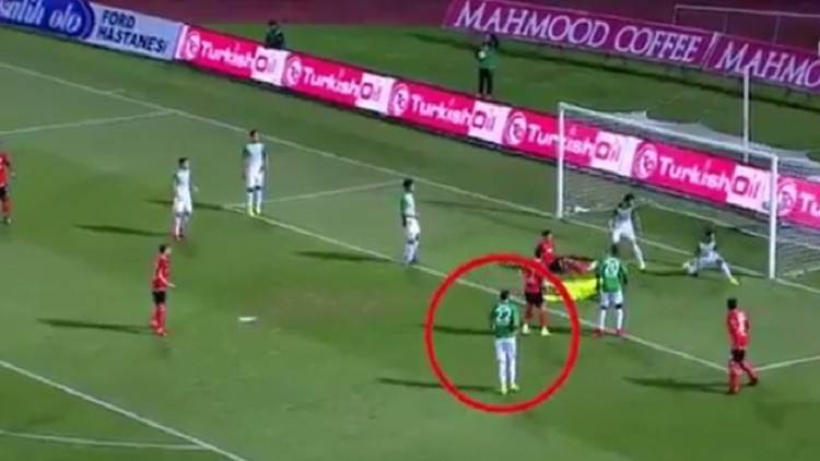 بالفيديو.. هذا هو أسوأ مدافع في العالم