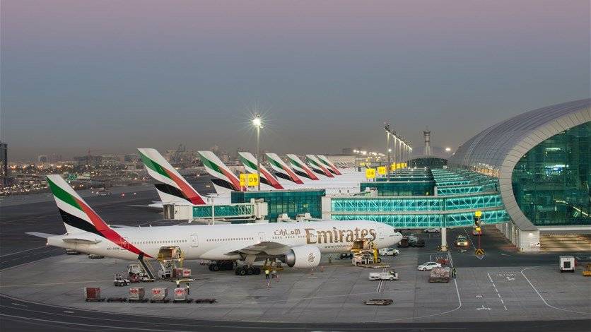 مطار دبي يبدأ تطبيق الحظر الاميركي على الاجهزة الالكترونية في الرحلات