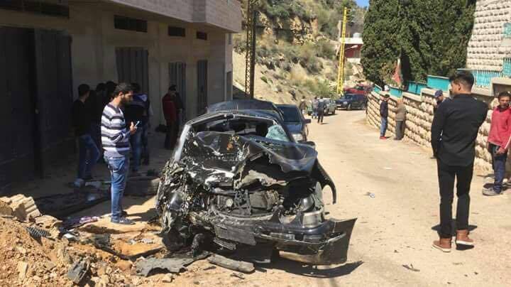 مقتل ام وولدها وجرح 3 اشخاص في حادث سير وقع على طريق عام عاصون وبقاعصفرين في الضنية