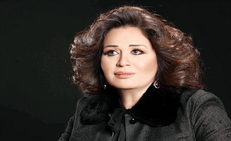 بالصورة.. إلهام شاهين وبوسي تؤديان مناسك العمرة!
