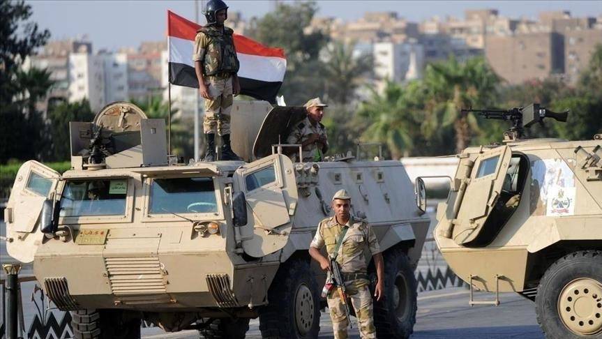 قتلى في استهداف مدرعة عسكرية في سيناء