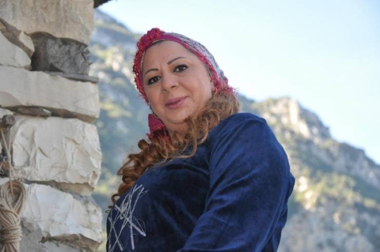 صورة نادرة للفنانة السورية غادة بشور عندما كانت راقصة شرقية!!