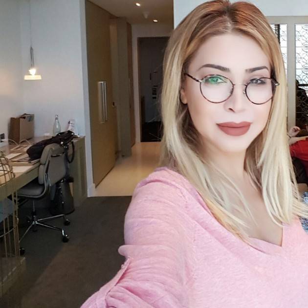 باميلا الكيك أو نوال الزغبي  في هذه الصورة ؟!