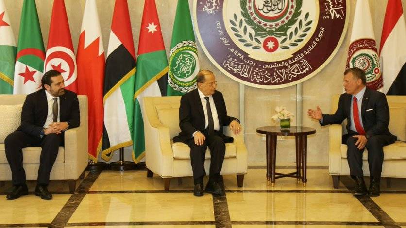 الملك عبدالله استقبل عون ورحب به رئيسا للوفد اللبناني الى القمة