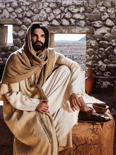 مايك ماسي يجسّد دور السيد المسيح