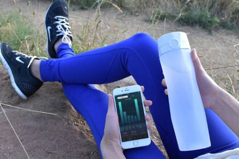 زجاجة ذكية لتناول كمية أكبر من المياه