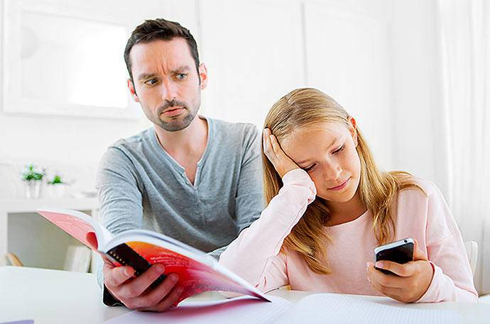 هل يحق للآباء تفتيش خصوصيات أبنائهم؟