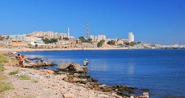 مصرع أربعة بينهم قائد عسكري بسقوط طائرة في مدينة طبرق الليبية