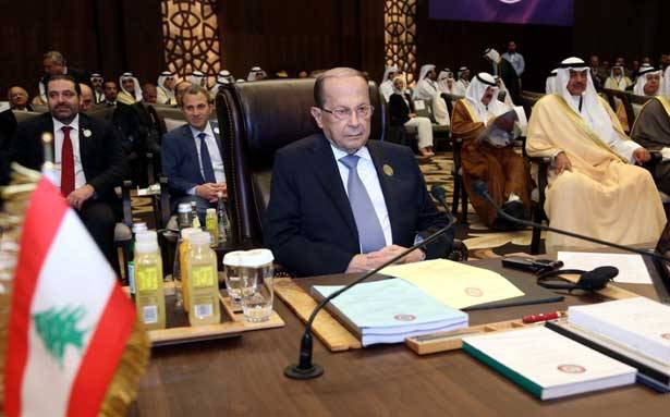 عون في القمّة العربيّة : خطورة المرحلة تحتم وقف الحرب والجلوس الى طاولة الحوار
لبنان مُستعدّ للمُساعدة في إعادة مدّ الجسور وإحياء لغة الحوار