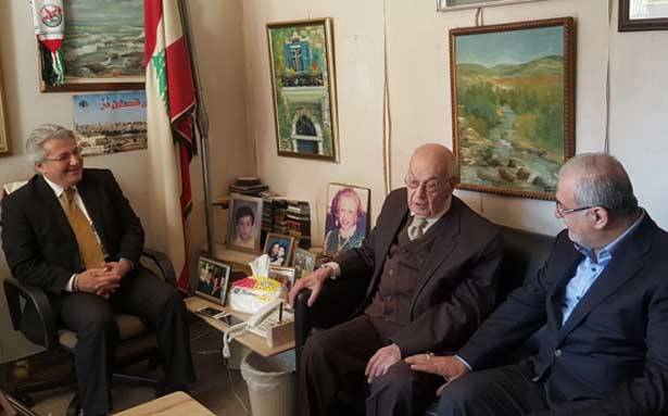 وفد من «الوفاء للمقاومة» زار الحص
رعد: أكثر نضجاً ممّن يُمارسون شأناً عاماً