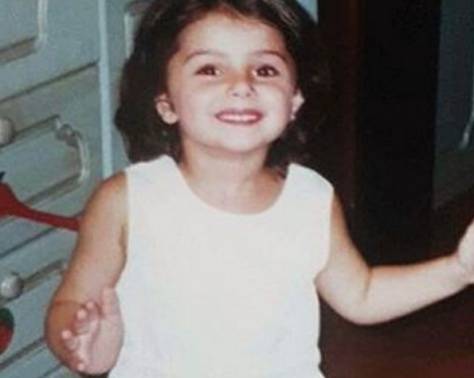 بالصورة - خمنّوا هذه الطفلة أي نجمة عربية وساحرة أصبحت؟!