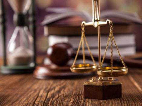 فضيحة جديدة لقاضٍ.. هذه المرّة مع طالبة!