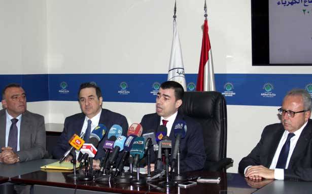 شرح في مُؤتمر صحافي محاور خطة الكهرباء الخمسة
أبي خليل : تأمين 10 ساعات تغذية إضافيّة
إشراك القطاع الخاص واستعمال الطاقة المتجدّدة ورفع التعرفة