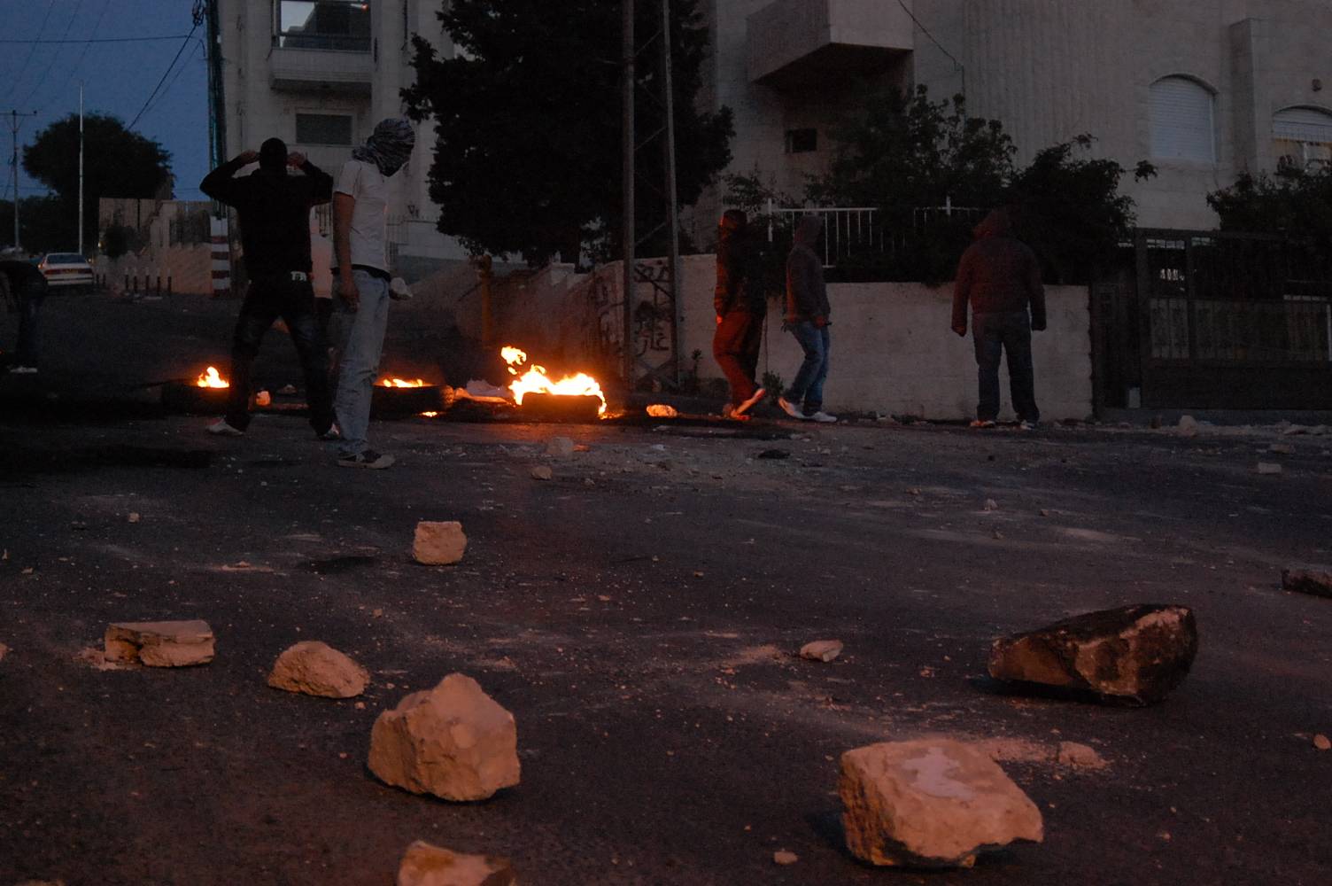 مواجهات في شمال رام الله واعتقالات في الضفة تطال 13 فلسطينياً