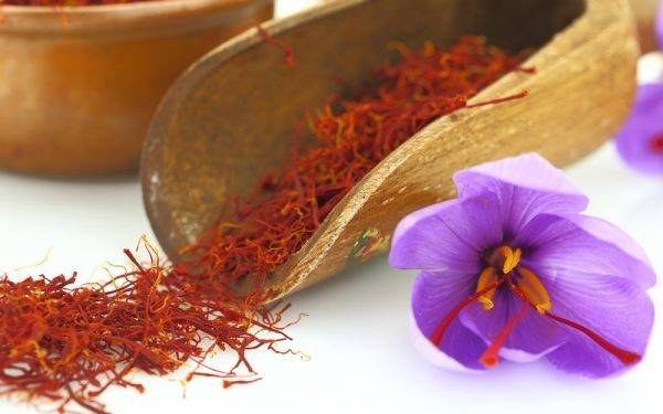 فوائده لا تخطر بالبال.. ماذا تعرفون عن شاي الزعفران؟