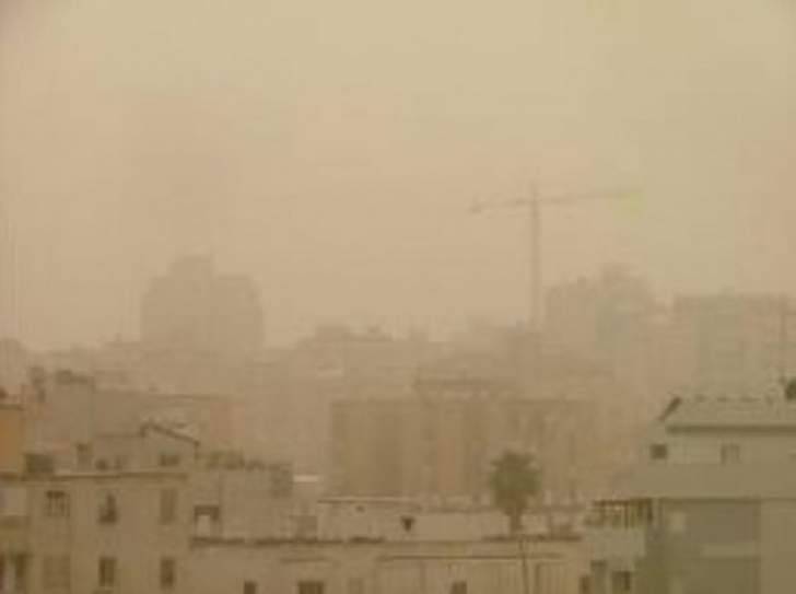 هبوب رياح خماسينية في الجنوب أدت الى سوء رؤيا وحادث سير