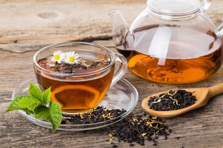 8 أسباب تجعلك تشرب الشاي الأسود يوميًا