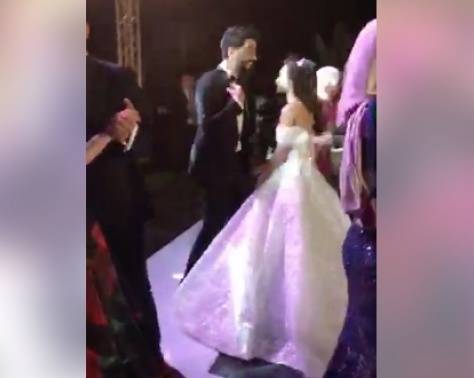 الفيديو الأول من حفل زفاف كارمن سليمان... شاهدوا فستانها الأبيض!