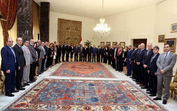 «دعا الشباب الى الإنخراط في القطاع العام»
عون : نتّكل عليهم ليُساهموا في إصلاح المؤسّسات
خضره : نأمل أن يستعيد لبنان ملامح وحدته الوطنيّة