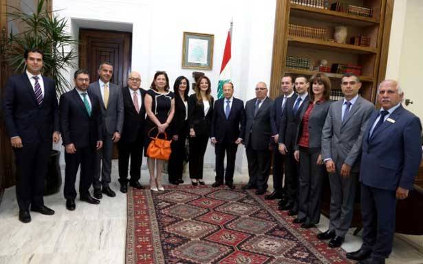 عون التقى نقابة الأدوية وجمعيّة المعلوماتيّة :
التأكيد على سياسة دعم الصناعات اللبنانيّة