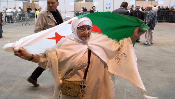 بوتفليقة يمنح الوزراء المرشحين للانتخابات عطلة