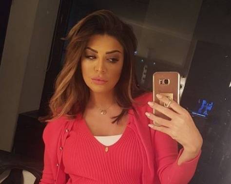 بالصورة - أمل بوشوشة تكشف للمرة الاولى عن اسم ابنتها!