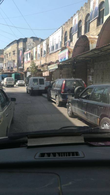 بالصور.. اشكال كبير في سوق النحاسين في طرابلس