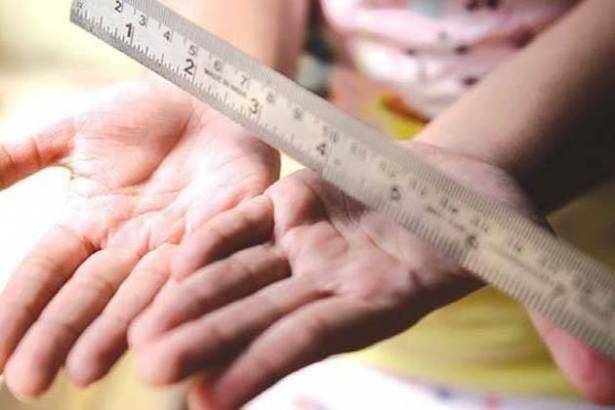 العنف المدرسي تابع.. هذا ما تعرّض له ابن الـ 12 عاماً!