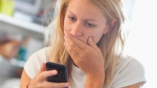 بالصور.. رجل يكرر رسالة يومية لصديقته السابقة منذ 3 سنوات