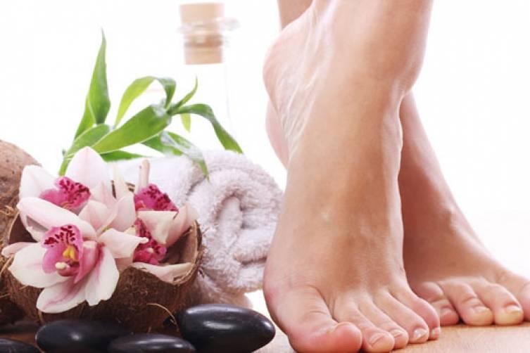7 خطوات لتخلصك من تشقق الكعبين