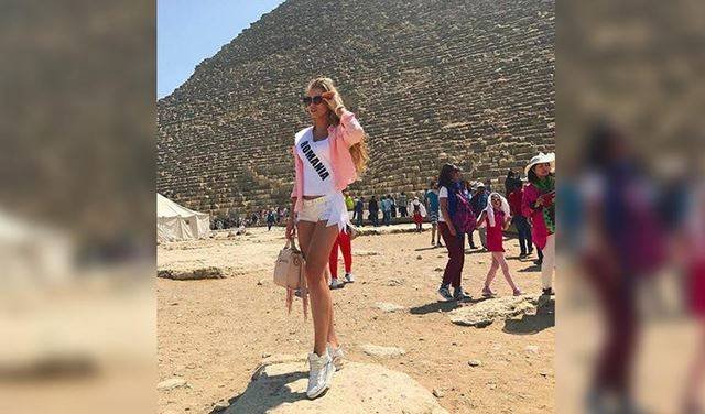 بالصور: ملكات جمال يشعلن منطقة الأهرامات المصرية