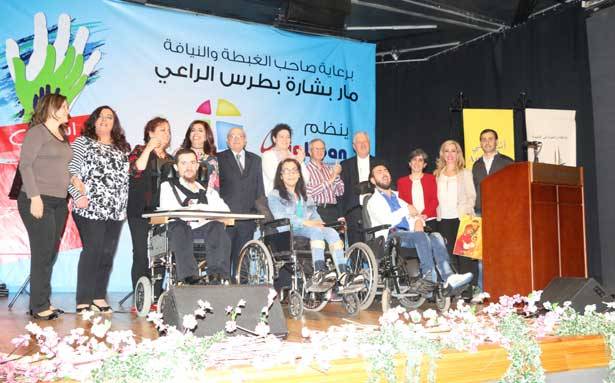 نشاطات اليوم السادس لـ «المعرض المسيحي»
الأب خضره: التقديس لا يتمّ إلاّ بالألم