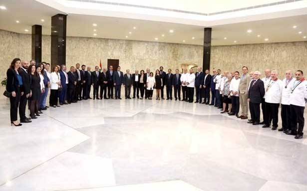 خلال استقباله وفداً من «هوريكا» ونقابة المطاعم
عون : المعارض والندوات تبرز وجه لبنان السياحي
والمطبخ اللبناني من أبرز دعائم السياحة