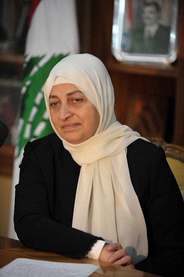 الحريري تجري اتصالات مع الفصائل الفلسطينية لوقف اطلاق النار في عين الحلوة